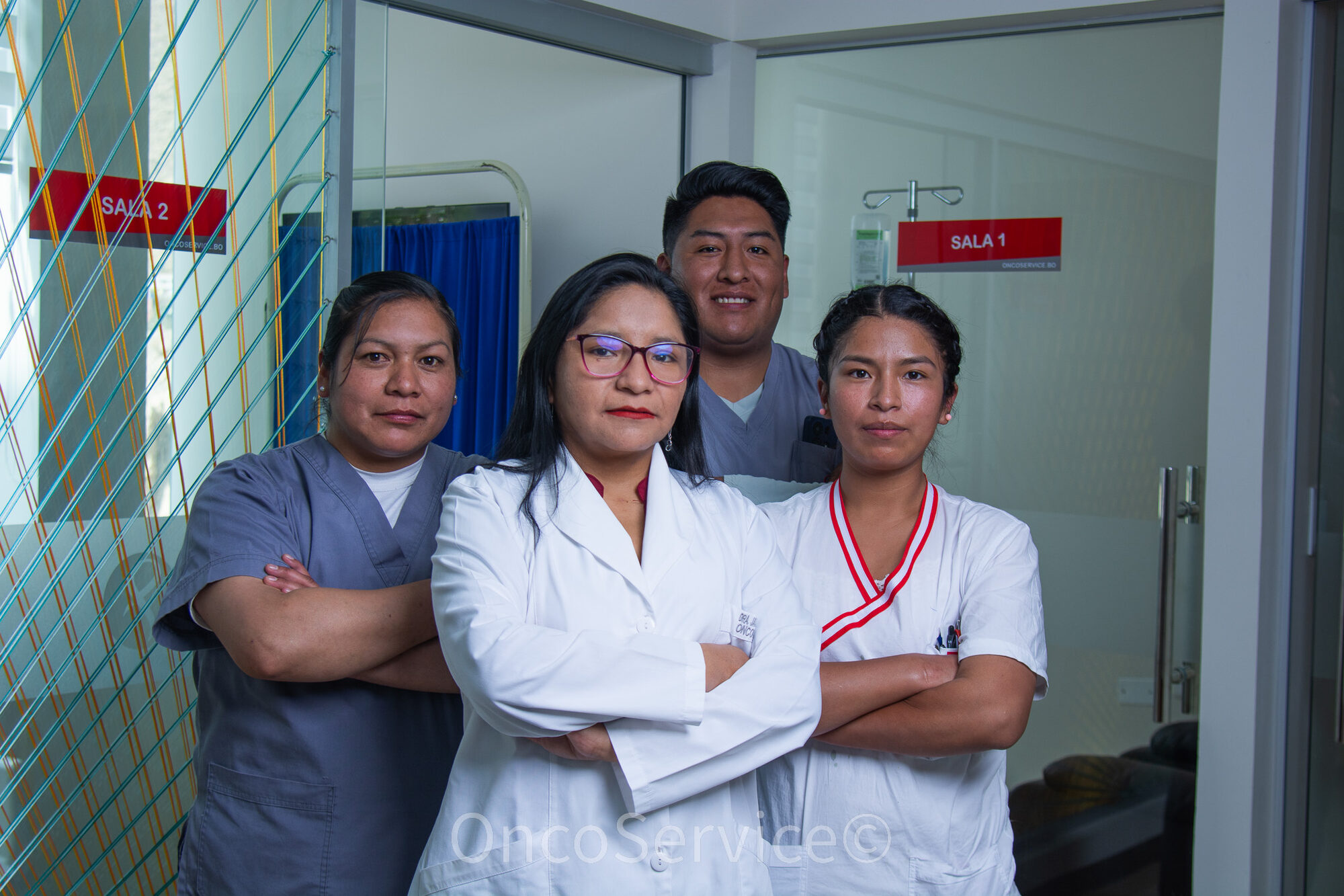 Equipo de enfermería de Oncoservice en el área de tratamiento