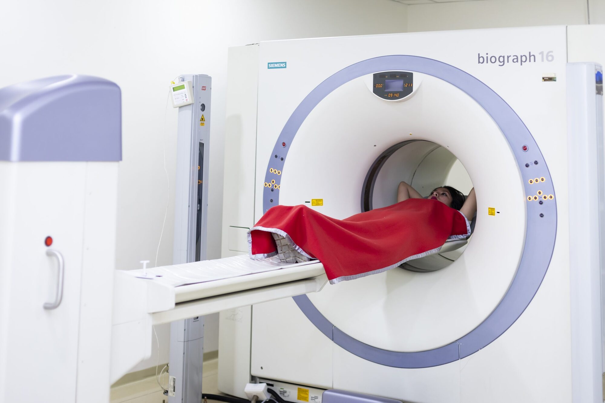 Equipo PET-CT Siemens Biograph durante un estudio de imagen molecular en Oncoservice